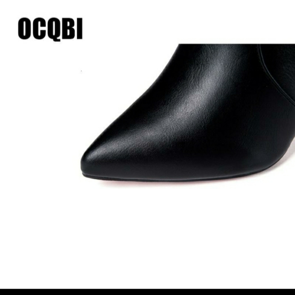 Black boots - Picture 5 of 5
